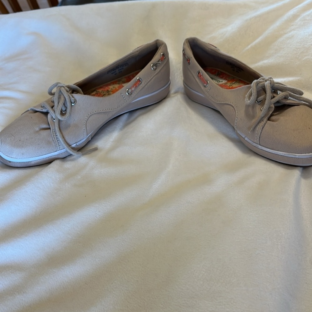 Grasshopper Canvas Shoes - Picture 2 of 6